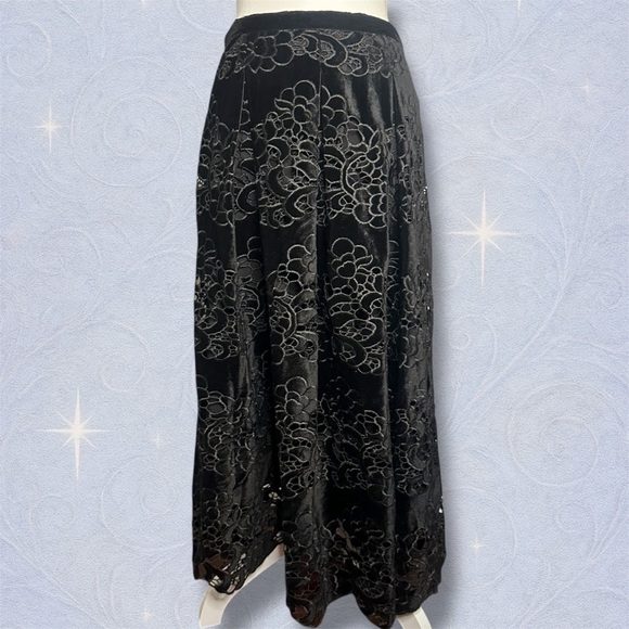 ANTONIO MELANI Dresses & Skirts - ANTONIO MELANI Black Floral Lace Maxi Skirt